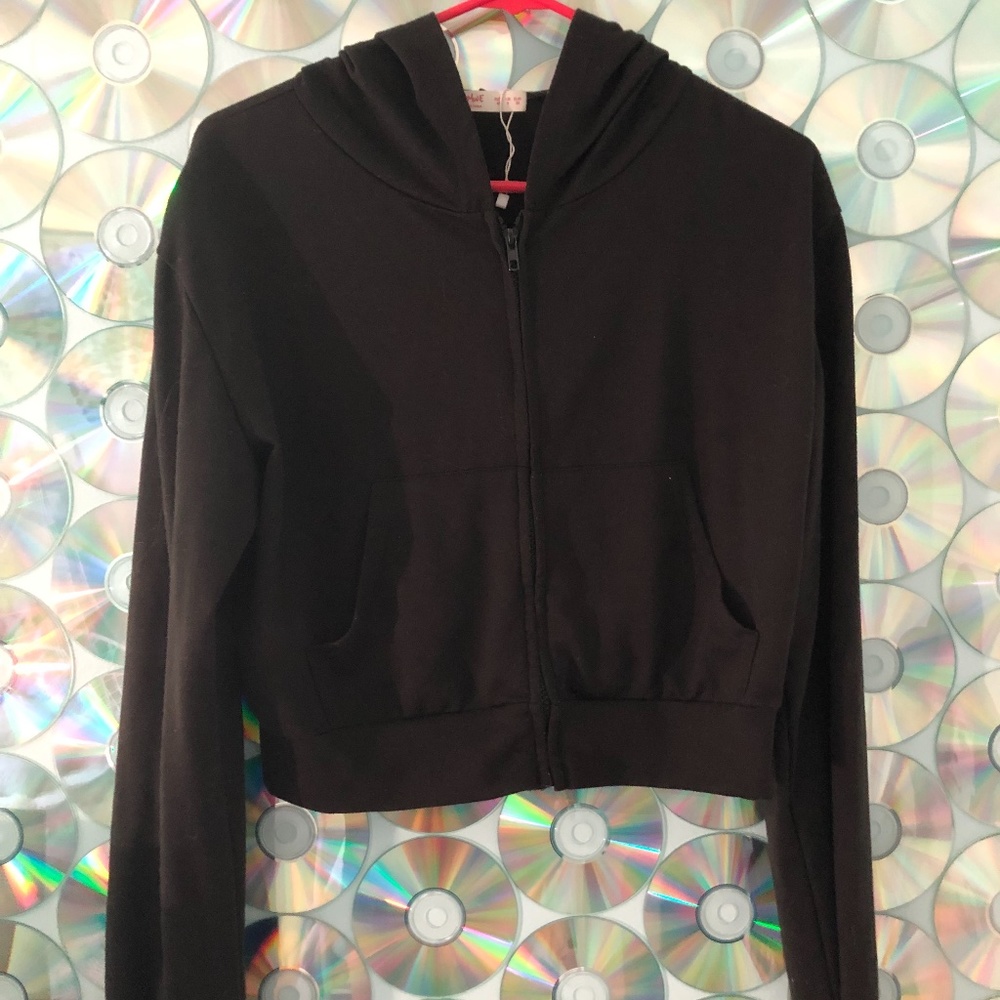 BNWOT ROMWE CROPPED ZIP UP HOODIE